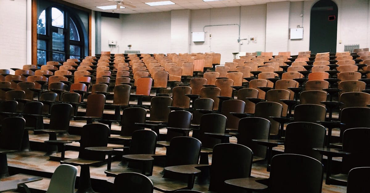 Top 10 Postgraduate Degrees for Aspiring Project Managers